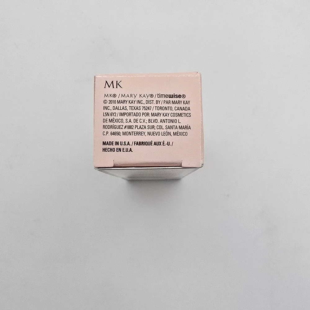 Mary Kay TimeWise Matte-Wear Liquid Foundation Beige 5 Oil-Control 1 fl oz 29 ml